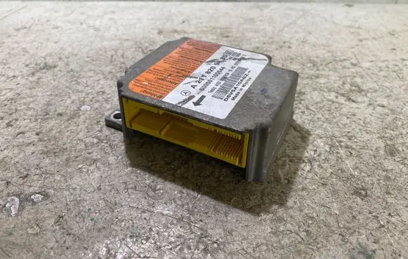 Mercedes-Benz E W211 Airbag control unit/module A2118209485 500501100544 D6V5A10AGZ