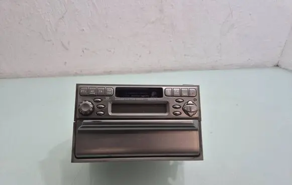 Nissan X-Trail T30 Radio/CD/DVD/GPS head unit 281138H300
