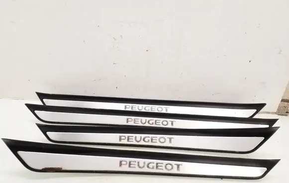 Peugeot 607 Front sill trim cover