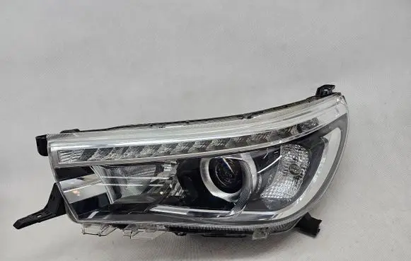 Toyota Hilux (AN120, AN130) Headlight/headlamp