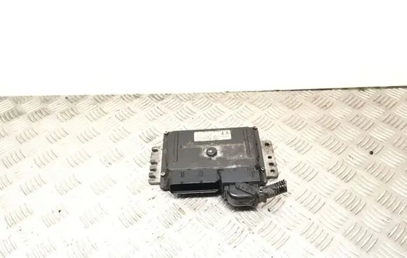 Nissan Note (E11) Engine control unit/module MEC37510 C26621