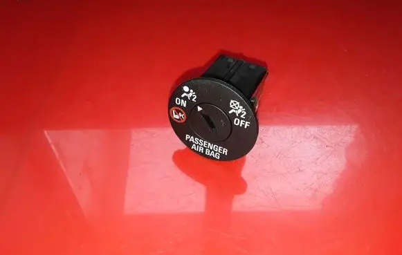 Chevrolet Cruze Passenger airbag on/off switch 13577258