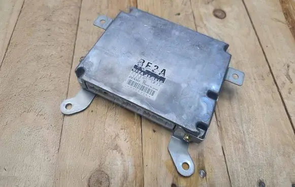 Mazda 626 Engine control unit/module RF2A18881C