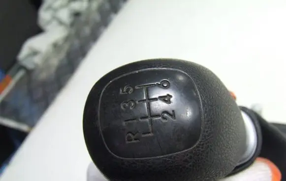 KIA Venga Gear shift rod 