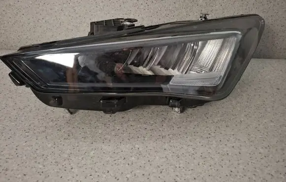 Seat Leon IV Headlight/headlamp 5FB941005D 22593 90188480