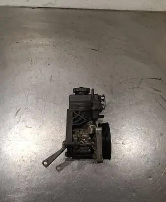 Mercedes-Benz Sprinter W906 Power steering pump A0064666601