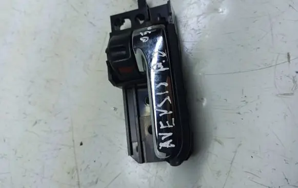 Toyota Avensis T250 Front door interior handle 50594A2