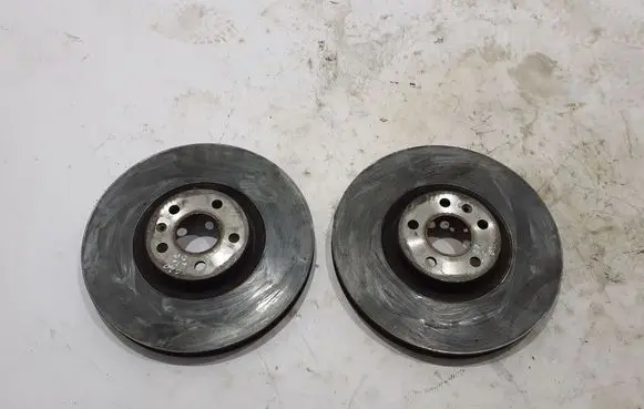 Volvo XC40 Front brake disc 32300811
