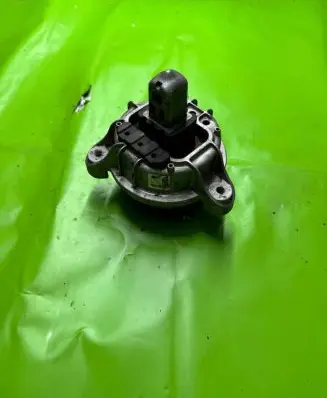 BMW 5 F10 F11 Engine mount bracket 7935149