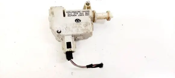 Volkswagen Golf V Central locking motor 1K6810773 3B0959782A