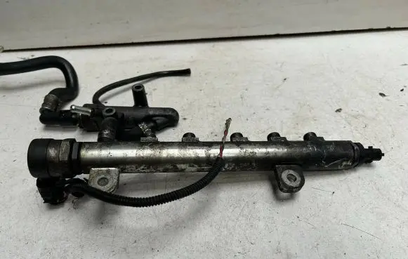 Opel Zafira B Fuel main line pipe 0445214056