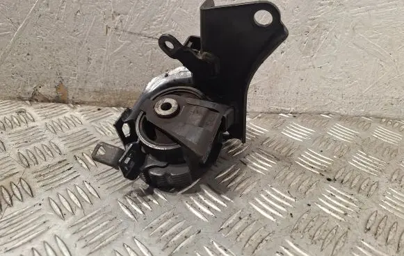 Toyota Avensis T250 Engine mount bracket 123720R010