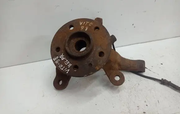 Mercedes-Benz Vito Viano W638 Front wheel hub
