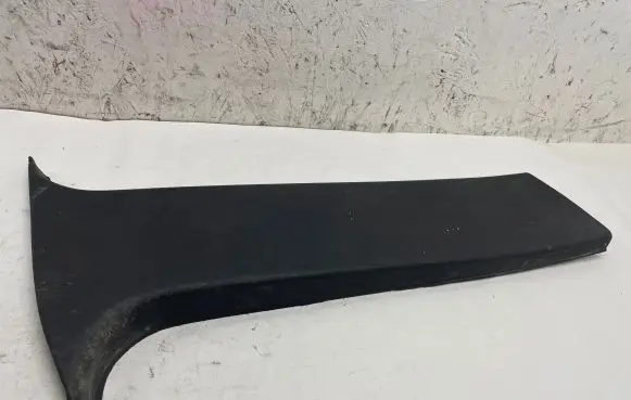BMW 5 E34 (C) pillar trim 8138858