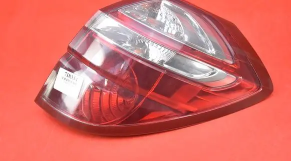Subaru Outback Rear/tail lights 220-20952