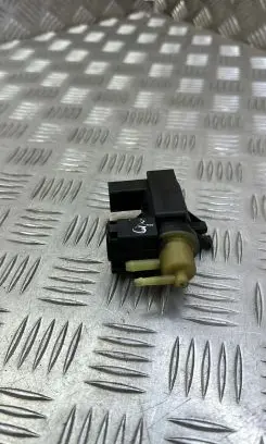 Volvo XC60 Turbo solenoid valve 31293964