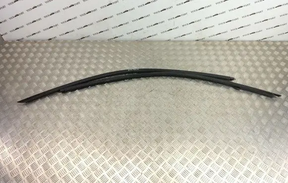 BMW 3 E92 E93 Door glass trim 8036668 8036667