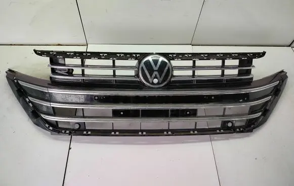Volkswagen Arteon Front bumper upper radiator grill 3G8853651