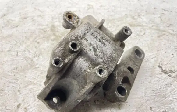 Skoda Octavia Mk2 (1Z) Engine mount bracket 1K0199262CN