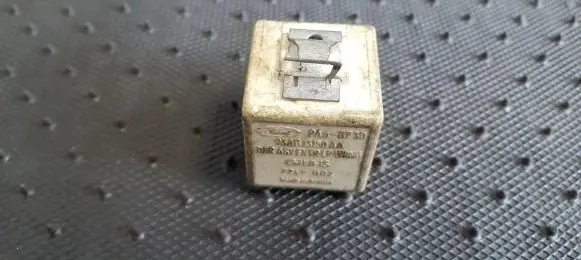 Ford Escort Other relay 93AG13150AA 72LF002