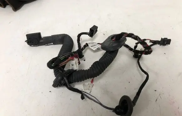 Mercedes-Benz C AMG W204 Rear door wiring loom A2045406509