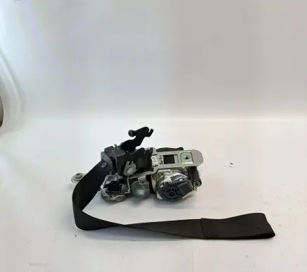 Mercedes-Benz E A207 Front seatbelt A2078604285