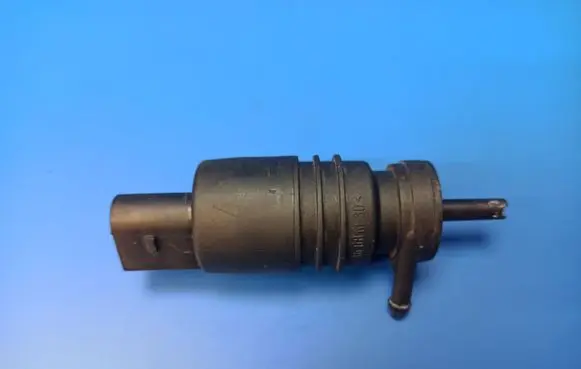 Mercedes-Benz E W210 Windscreen/windshield washer pump