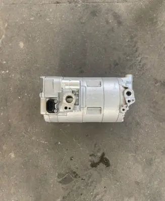 BMW X5 G05 Air conditioning (A/C) compressor (pump) 9496111