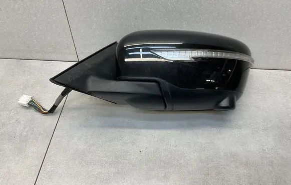Nissan X-Trail T32 Front door electric wing mirror 