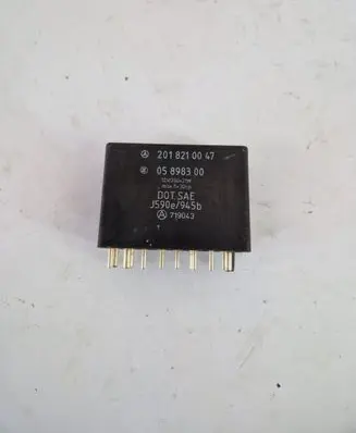 Mercedes-Benz E W124 Other relay 2018210047