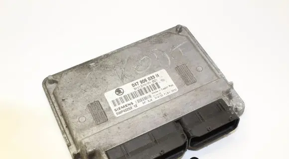 Skoda Fabia Mk1 (6Y) Engine control unit/module 047906033H