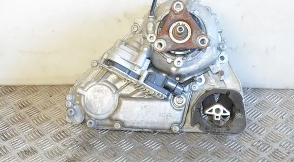 BMW X5 F15 Gearbox transfer box case 8643151