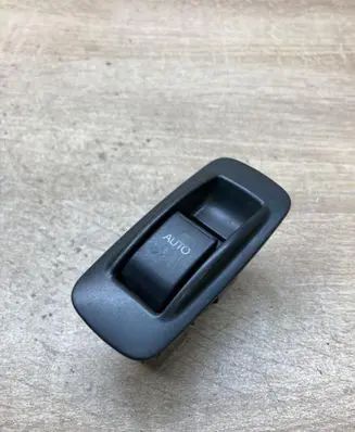 Toyota Corolla E120 E130 Electric window control switch 8481002041