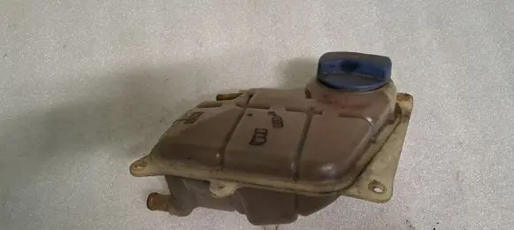 Volkswagen PASSAT B5.5 Coolant expansion tank/reservoir 8D0121403L