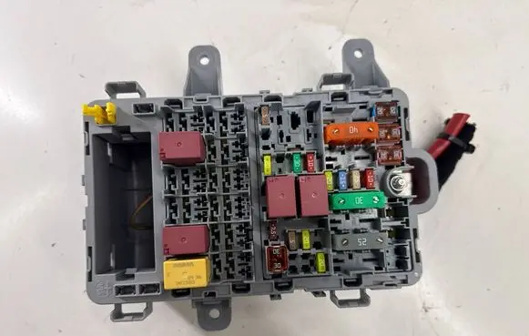 Alfa Romeo Stelvio Fuse module 50547171