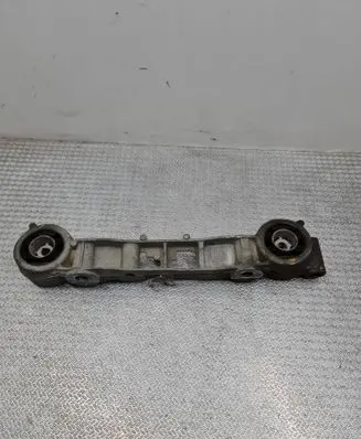 Mercedes-Benz Vito Viano W447 Rear differential mounting bracket A4473530500