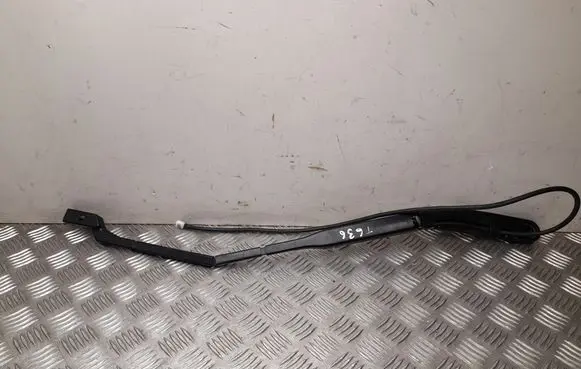 Volvo XC60 Rear wiper blade arm W000082546