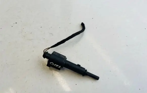 Audi A6 S6 C5 4B Outside/exterior temperature sensor 1j0973722