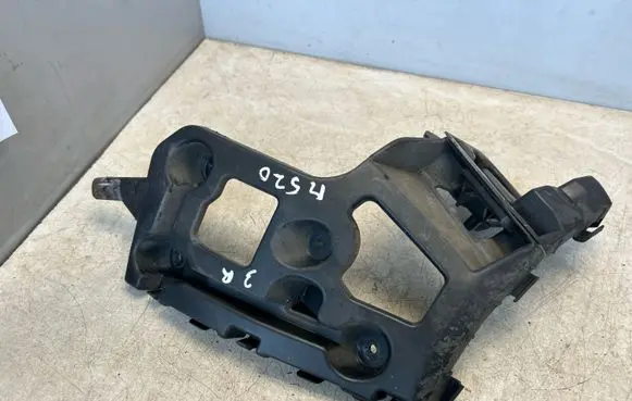Renault Captur Rear bumper mounting bracket 852220257R