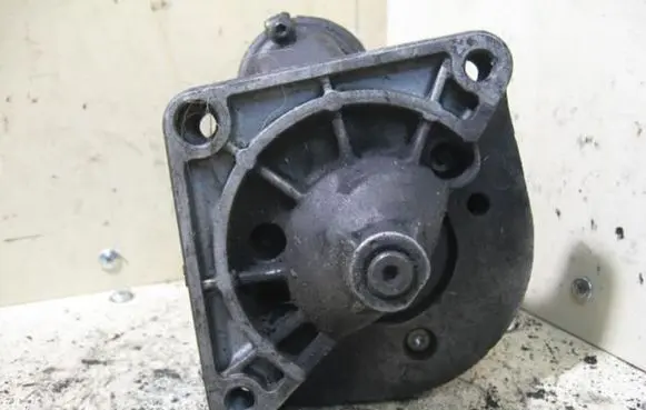 Renault Trafic I Starter motor 770152126 D6RA141