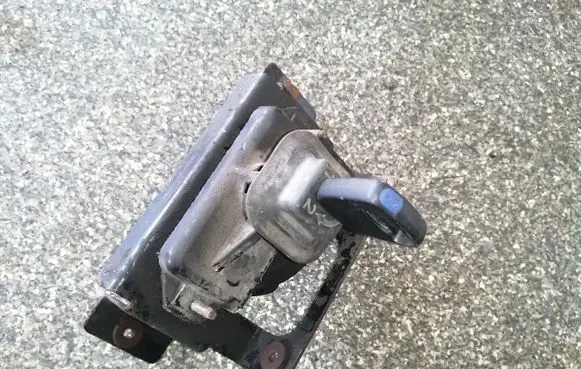 Ford Transit Engine bonnet/hood lock/catch 6C1116774AC