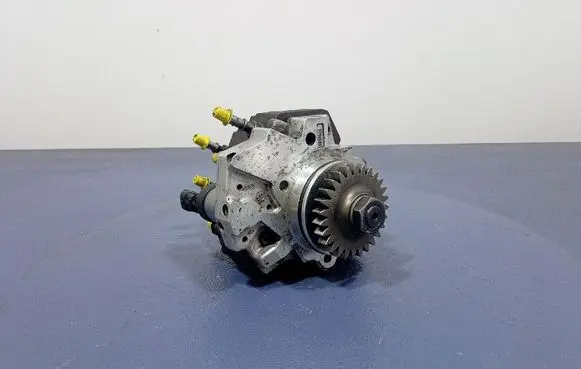 AC 428 Fuel injection high pressure pump 4988595