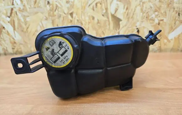 Volvo XC70 Coolant expansion tank/reservoir 6G918K218