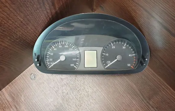 Mercedes-Benz Sprinter W906 Speedometer (instrument cluster) 9069002200 A9069002200 A9065422701