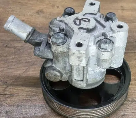 Opel Insignia A Power steering pump 