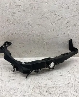 BMW 3 E90 E91 Headlight/headlamp mounting bracket 7138402