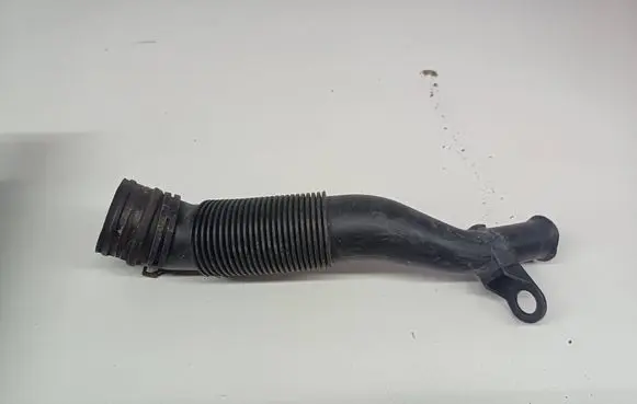 Air intake hose/pipe