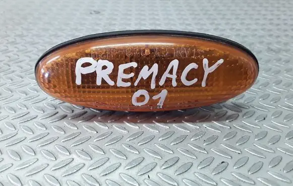 Front fender indicator light