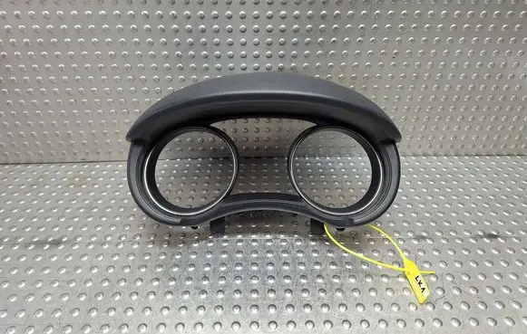 Nissan Pulsar Dashboard trim 682403ZL0A