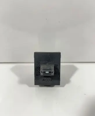 Jeep Grand Cherokee (WJ) Electric window control switch 5HB57TRMAA 30505L A002